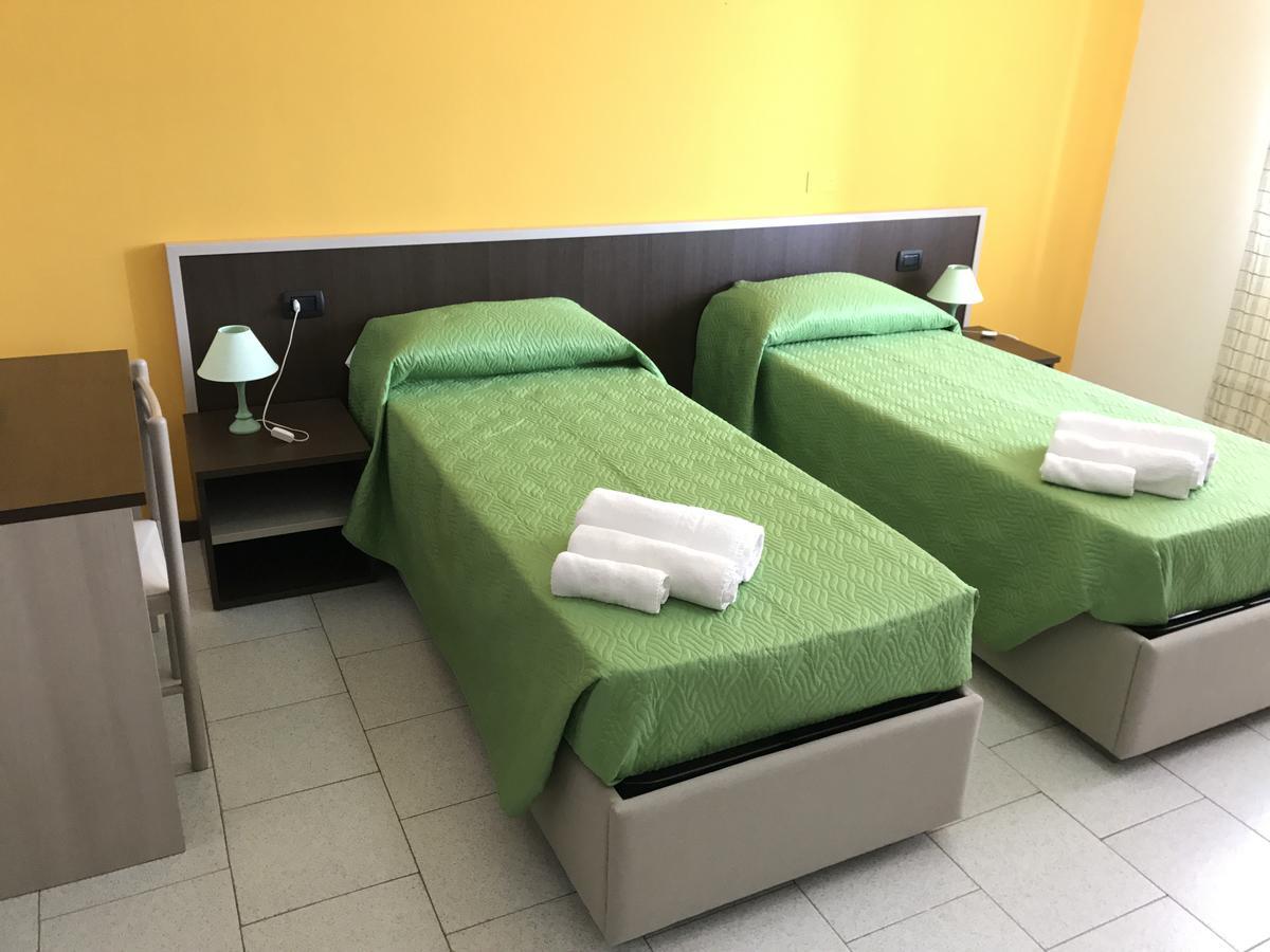 Hotel Marina Badesi Extérieur photo